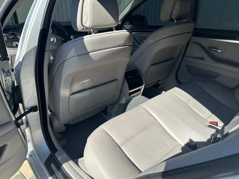 BMW 5 серія 2012 - 11