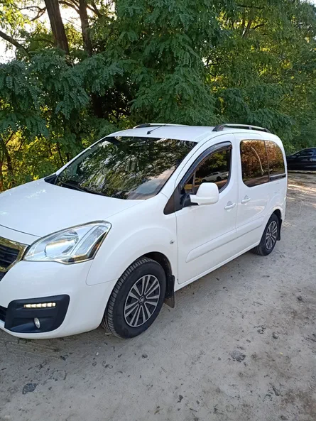 Peugeot Partner 2015 - 11