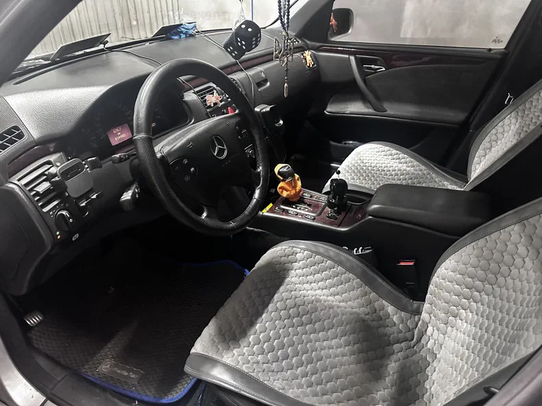 Mercedes-Benz E-Клас 2000 - 6