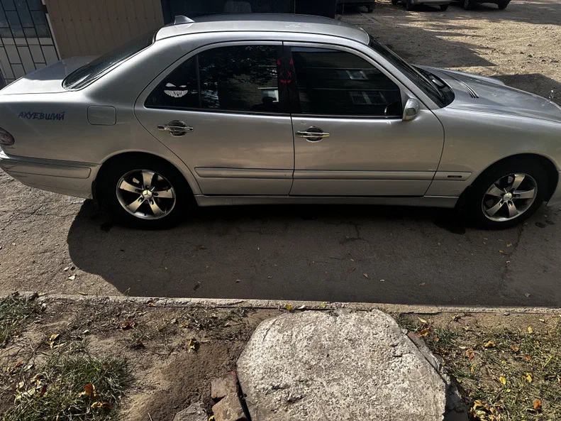Mercedes-Benz E-Клас 2000 - 17