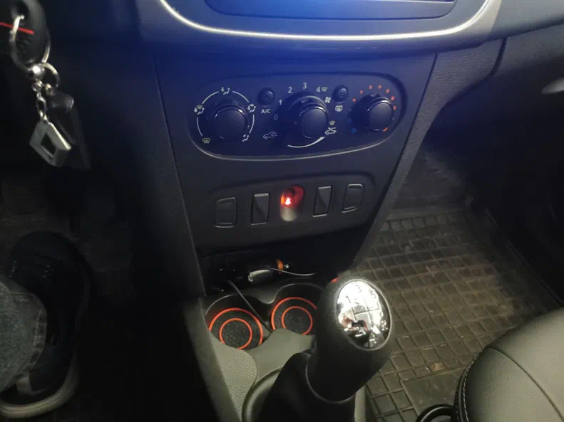 Renault Sandero 2015 - 17