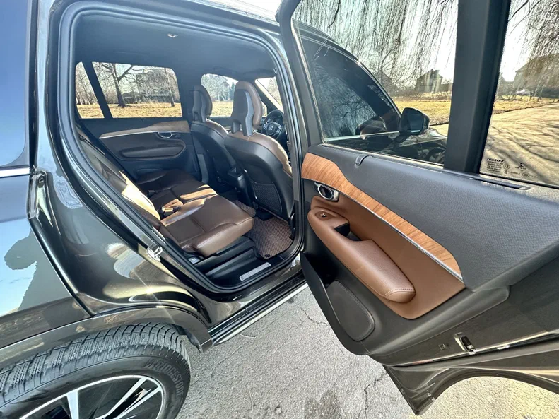 Volvo XC90 2021 - 13