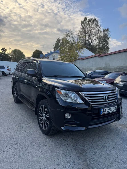 Lexus LX 2010