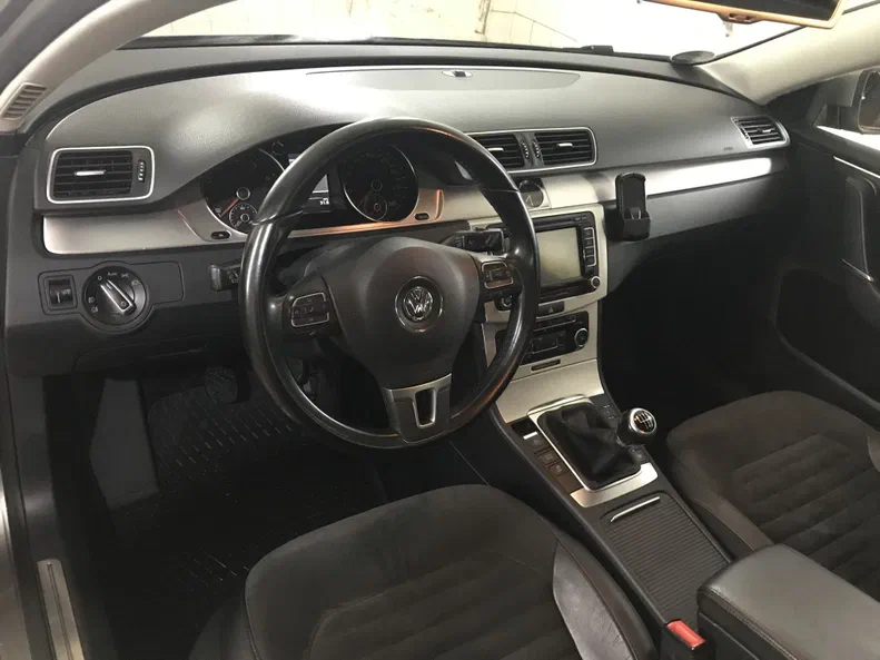 Volkswagen Passat 2013 - 11