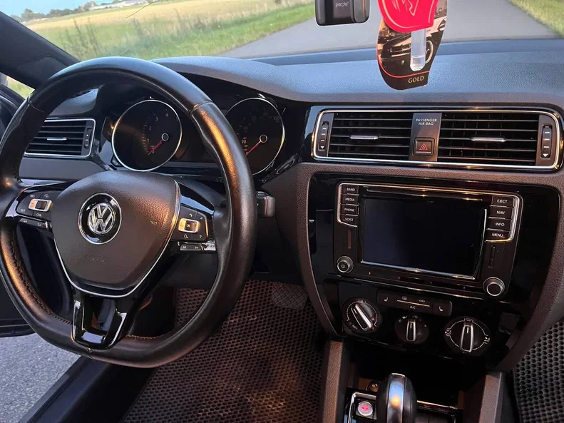 Volkswagen Jetta 2015