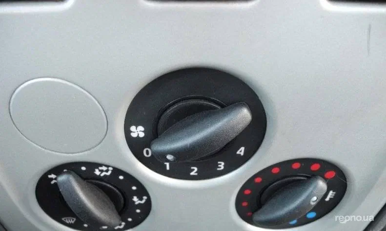 Renault Logan 2006 - 16