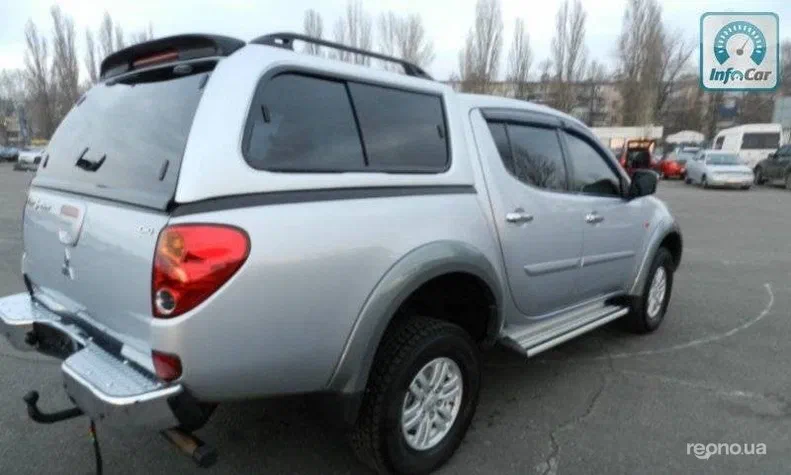 Mitsubishi L200 2009 - 5