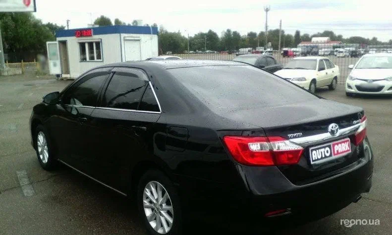 Toyota Camry 2011 - 14