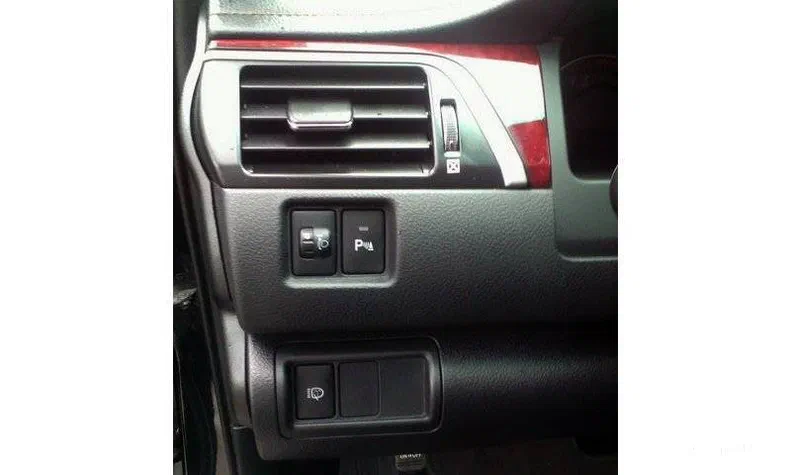 Toyota Camry 2011 - 10
