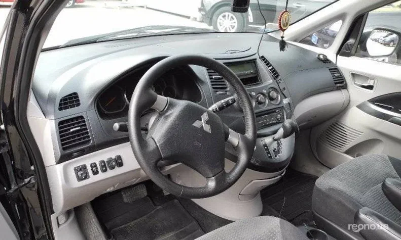 Mitsubishi Grandis 2007 - 7