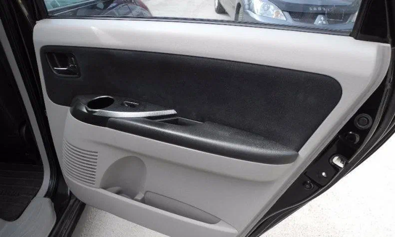 Mitsubishi Grandis 2007 - 17