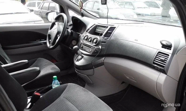 Mitsubishi Grandis 2007 - 3
