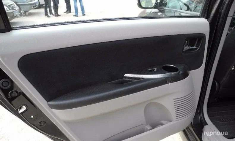 Mitsubishi Grandis 2007 - 15