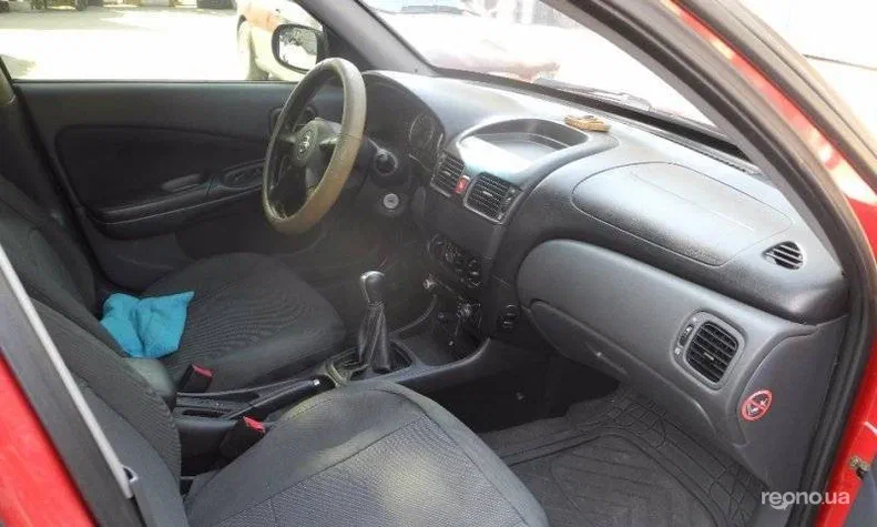 Nissan Almera 2005 - 4