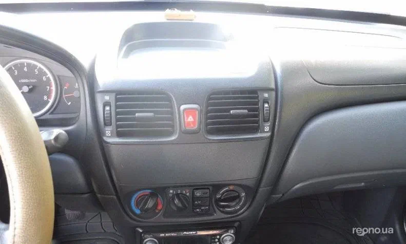 Nissan Almera 2005 - 8