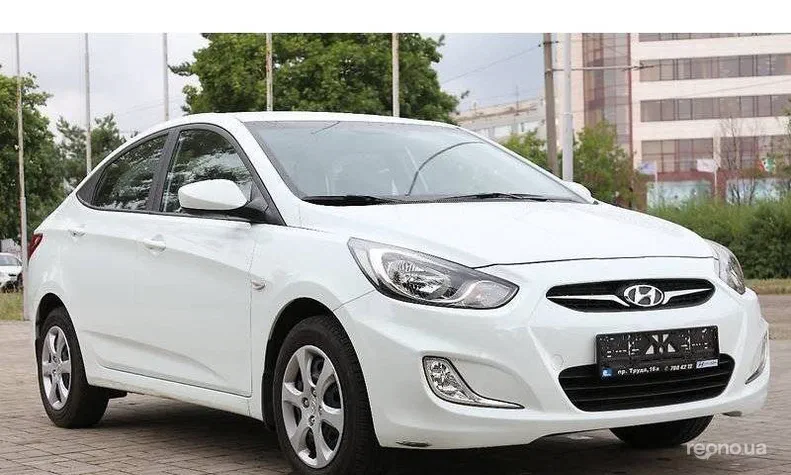 Hyundai Accent 2012 - 1
