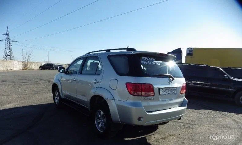 Toyota Fortuner 2008 - 5