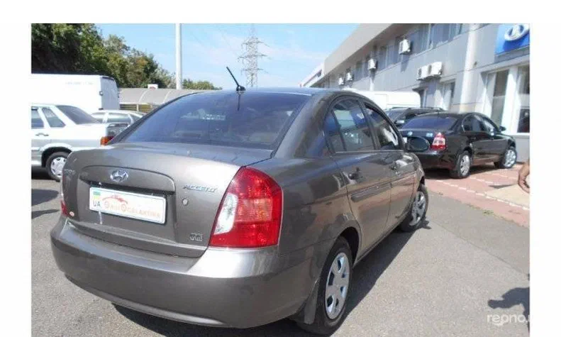Hyundai Accent 2008 - 4