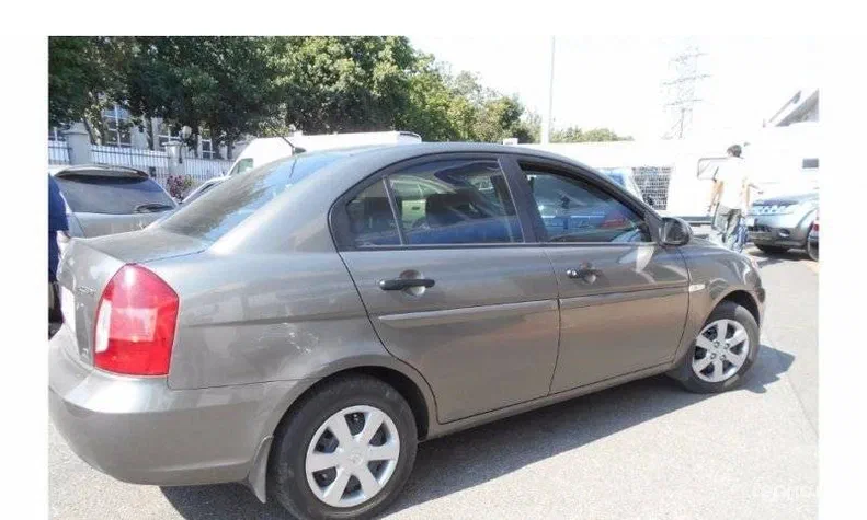 Hyundai Accent 2008 - 3