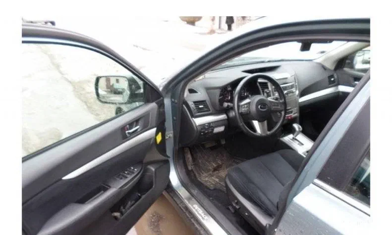 Subaru Outback 2010 - 9