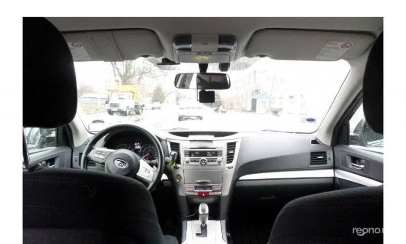 Subaru Outback 2010 - 1