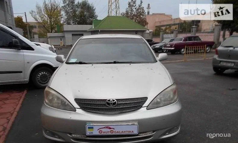 Toyota Camry 2004 - 4