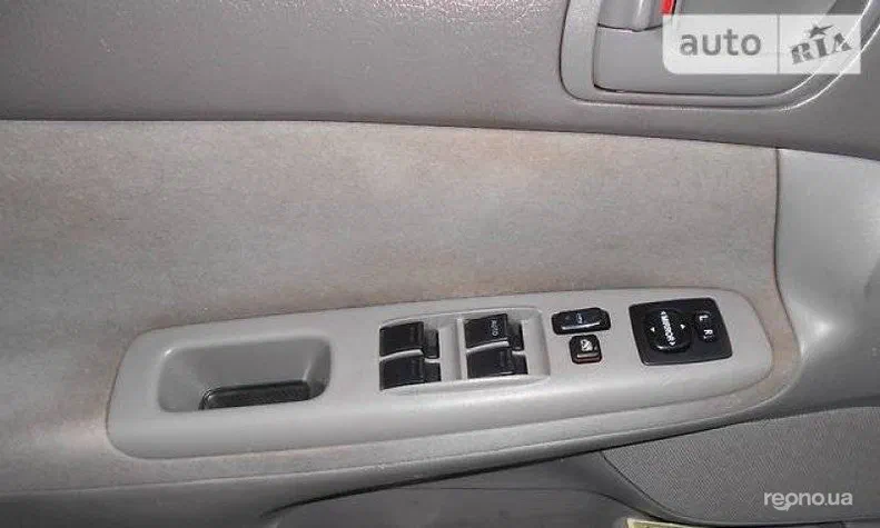 Toyota Camry 2004 - 1