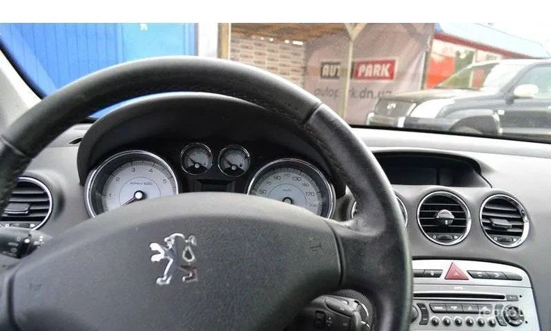 Peugeot 308 2008 - 6