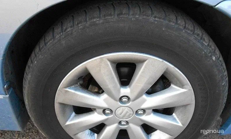 Suzuki Liana 2005 - 11