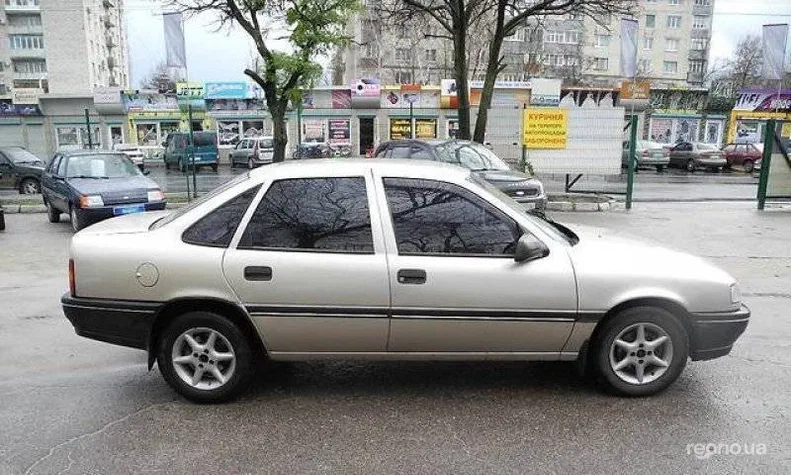 Opel Vectra 1990 - 4