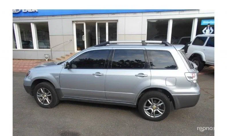 Mitsubishi Outlander 2004 - 4