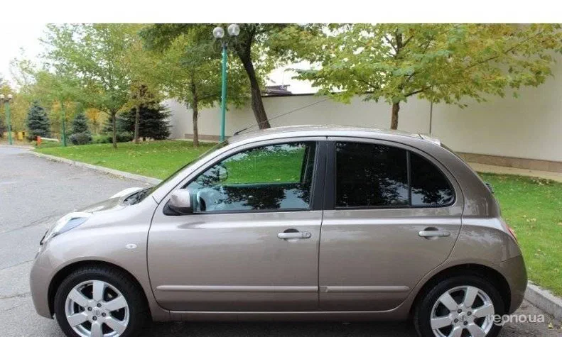 Nissan Micra 2010 - 8