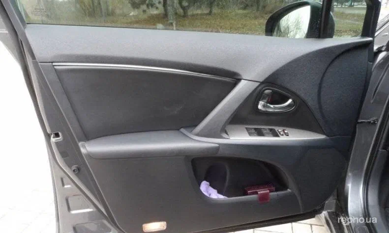 Toyota Avensis 2011 - 7