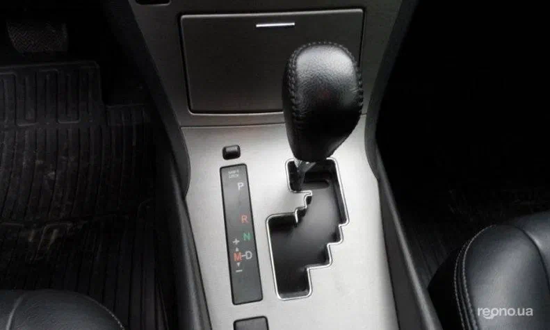 Toyota Avensis 2011 - 10