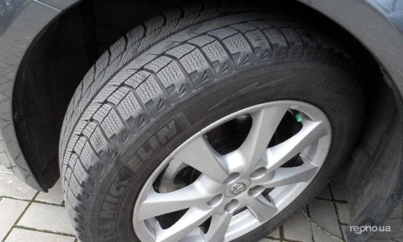 Toyota Avensis 2011 - 1