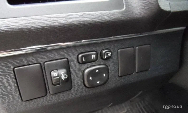 Toyota Avensis 2011 - 9