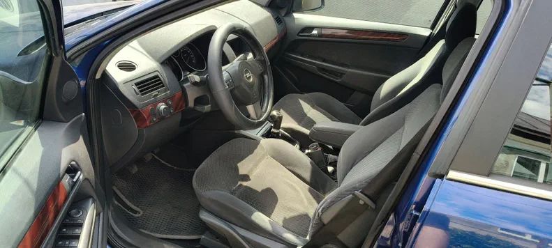Opel Astra 2004 - 5