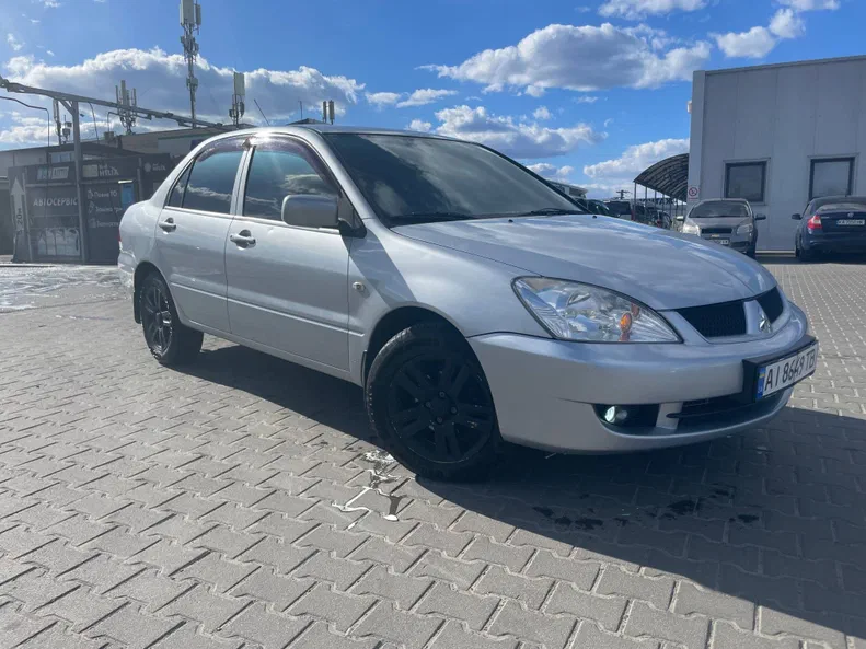 Mitsubishi Lancer 2011 - 4