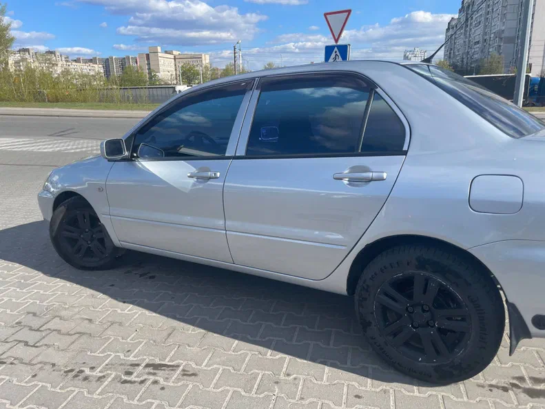 Mitsubishi Lancer 2011 - 19
