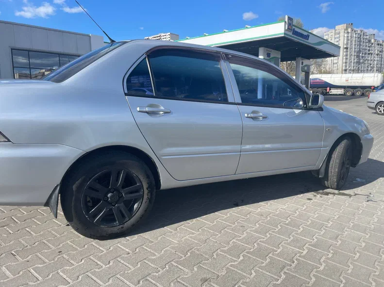 Mitsubishi Lancer 2011 - 5