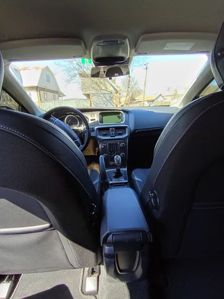 Volvo V40 2012 - 2
