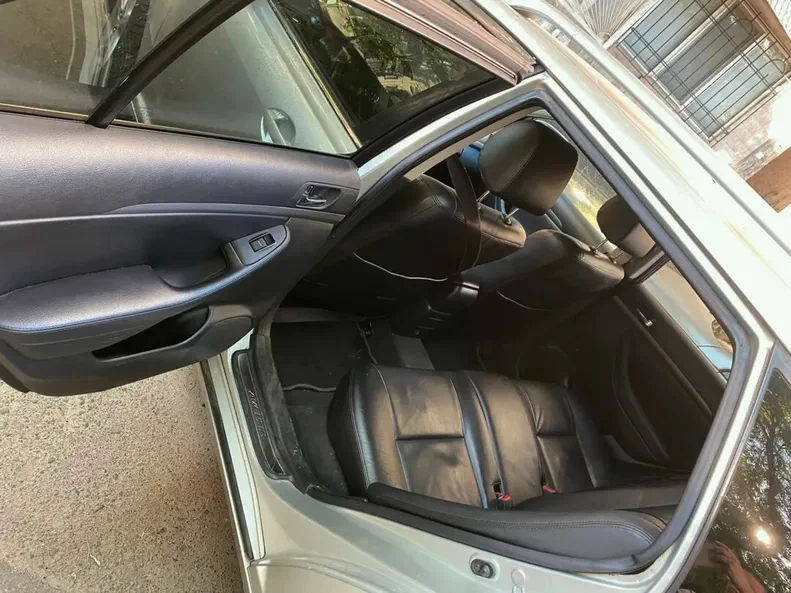 Toyota Avensis 2008 - 4