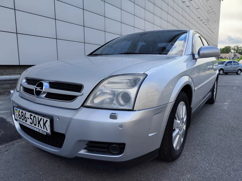 Opel Vectra 2004 - 1