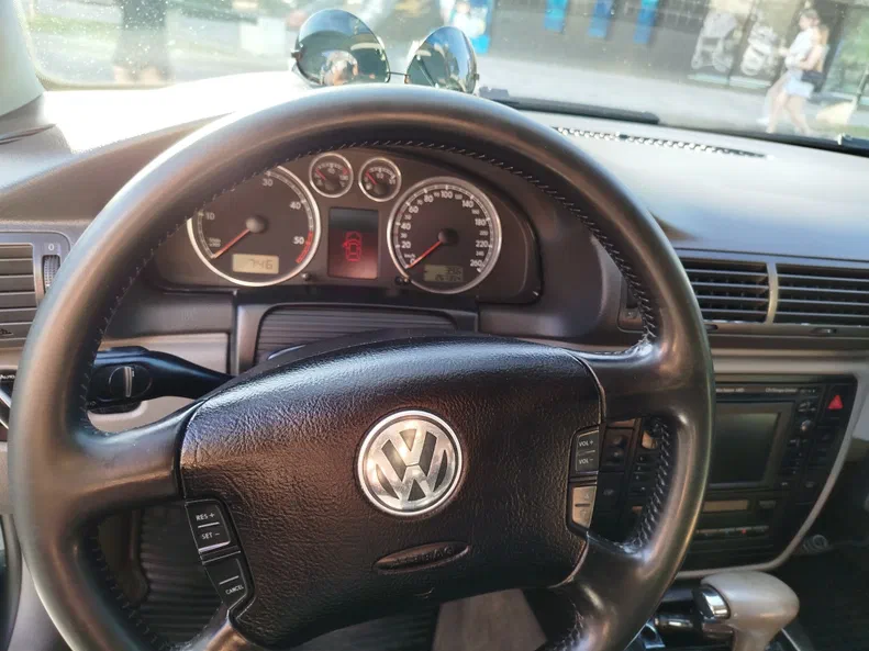 Volkswagen Passat 2005 - 5