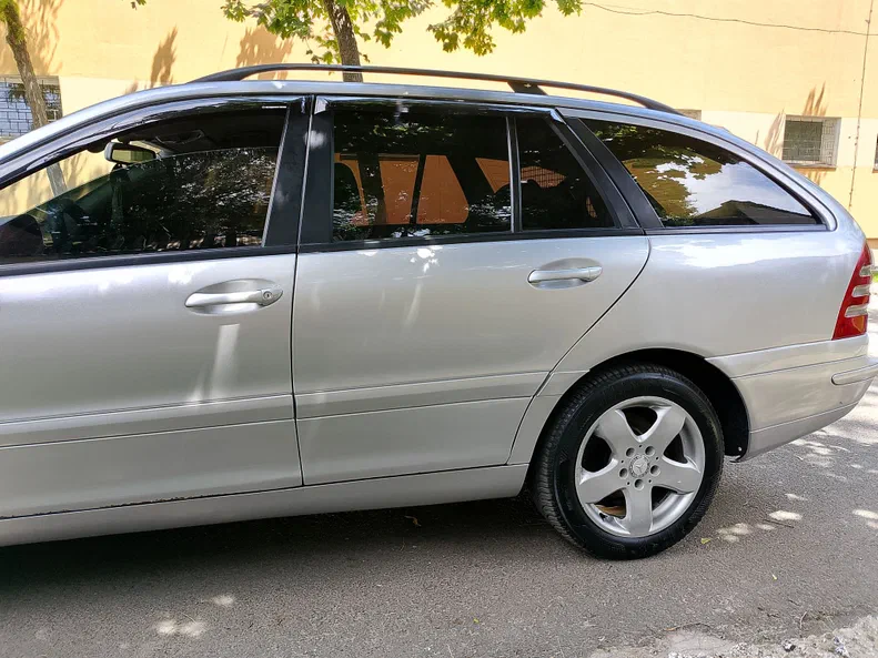 Mercedes-Benz C-Клас 2002 - 13