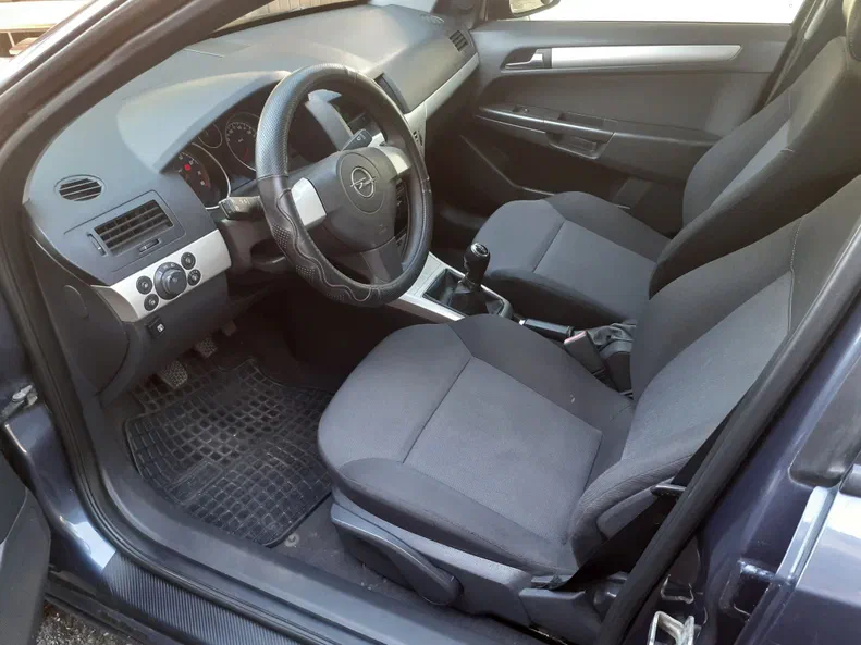 Opel Astra 2008 - 10