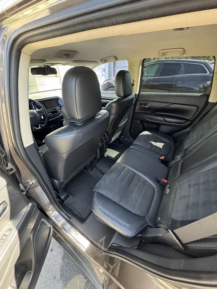 Mitsubishi Outlander 2018 - 8