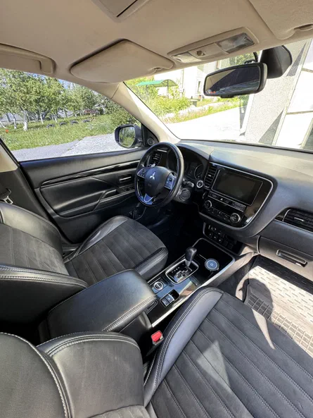 Mitsubishi Outlander 2018 - 5