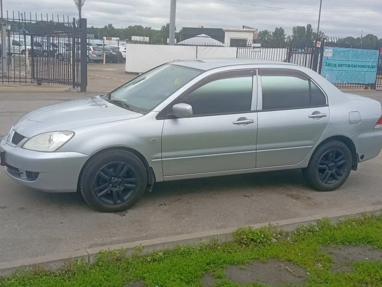 Mitsubishi Lancer 2011 - 11