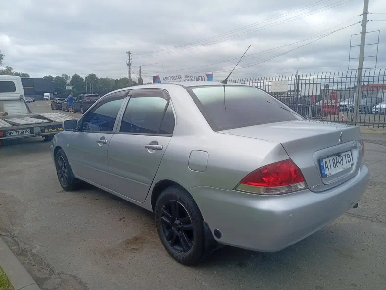 Mitsubishi Lancer 2011 - 18